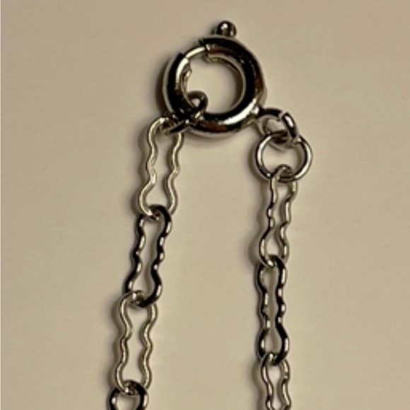 Vintage 1970’s dainty Silver Butterfly Pendant Ankle Bracelet - Picture 2 of 3